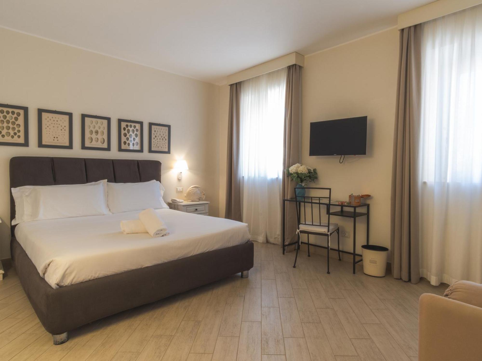 Hotel San Pietro Palace Finale Ligure Exterior foto