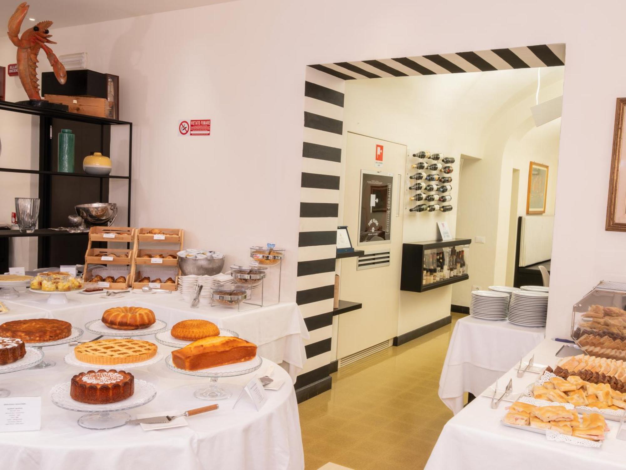 Hotel San Pietro Palace Finale Ligure Exterior foto