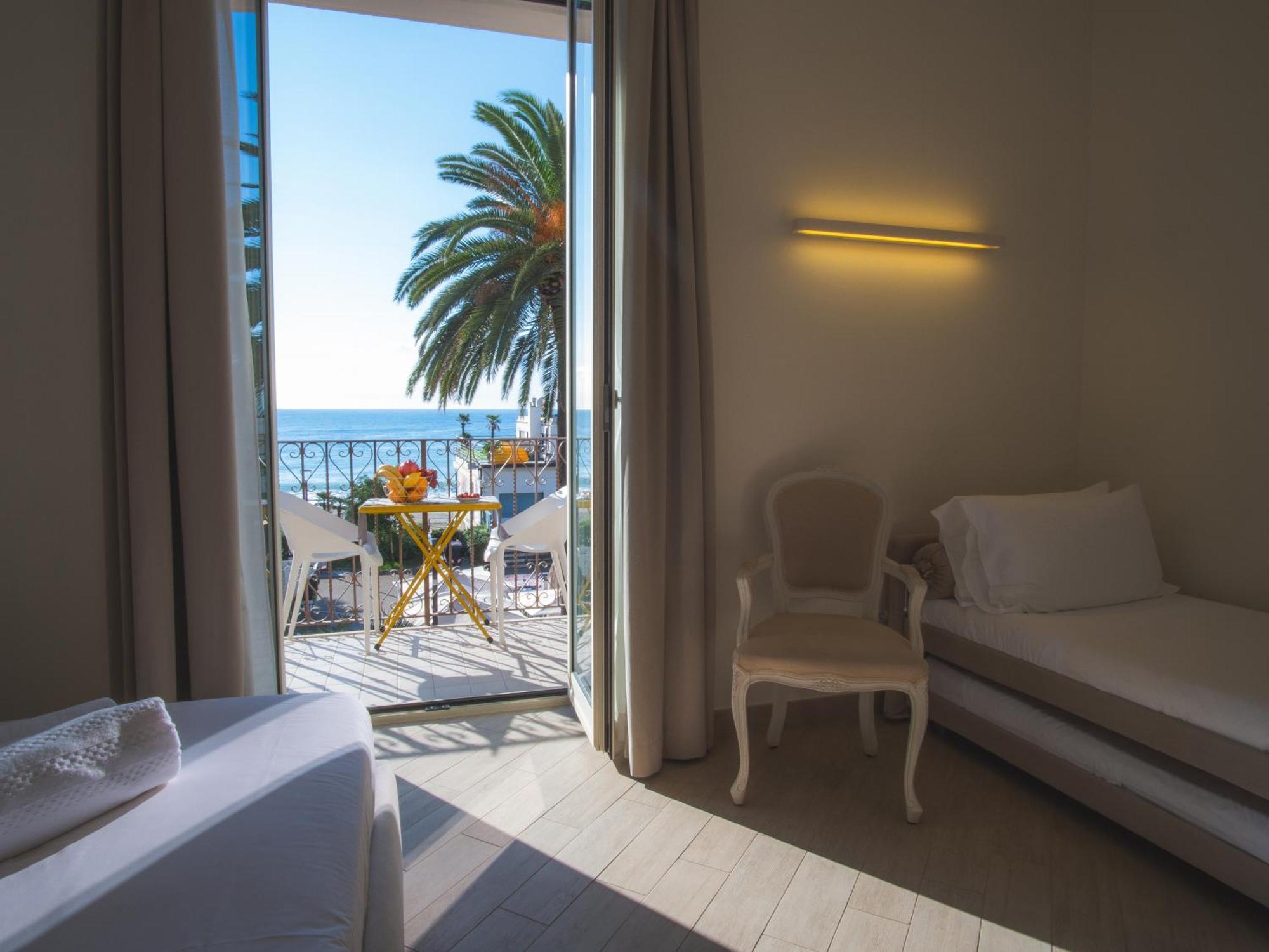 Hotel San Pietro Palace Finale Ligure Exterior foto