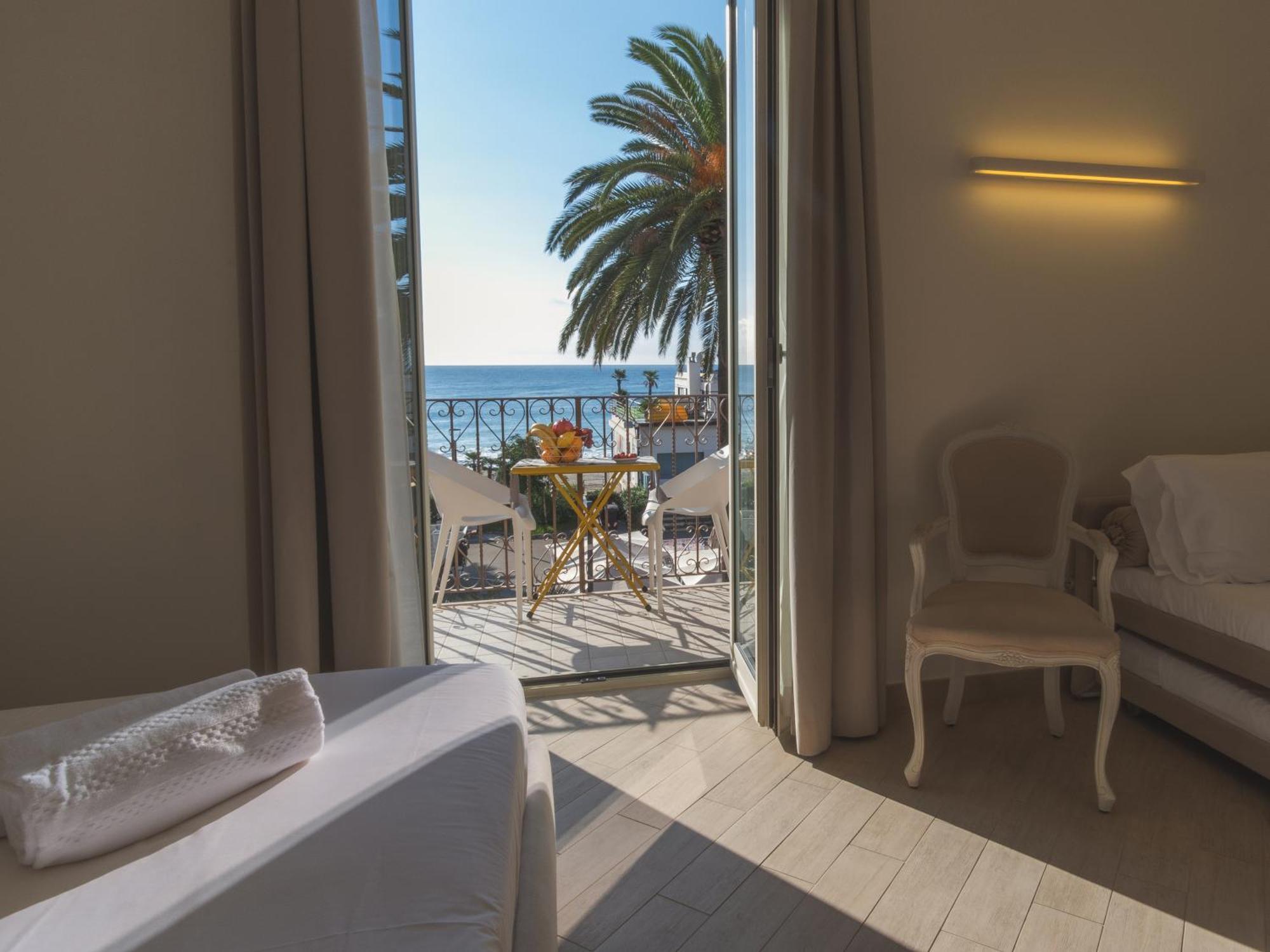 Hotel San Pietro Palace Finale Ligure Exterior foto