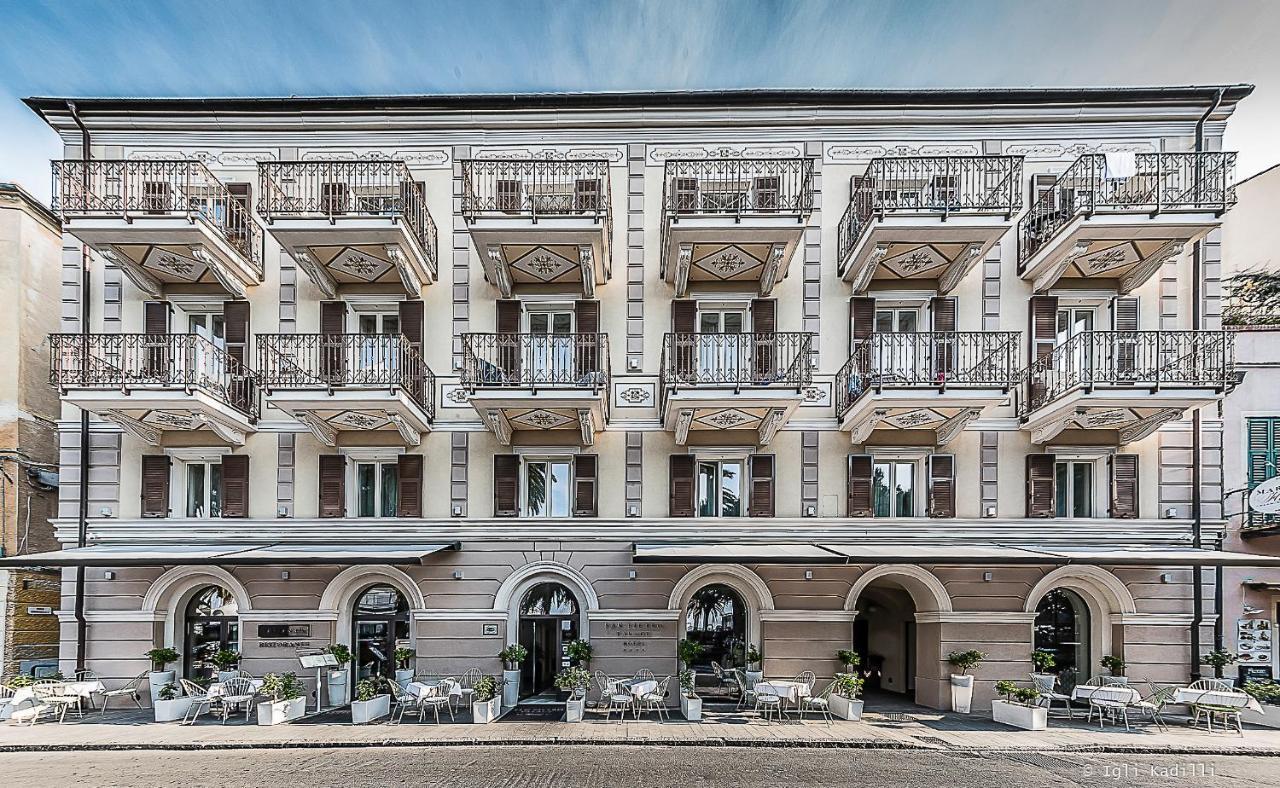 Hotel San Pietro Palace Finale Ligure Exterior foto